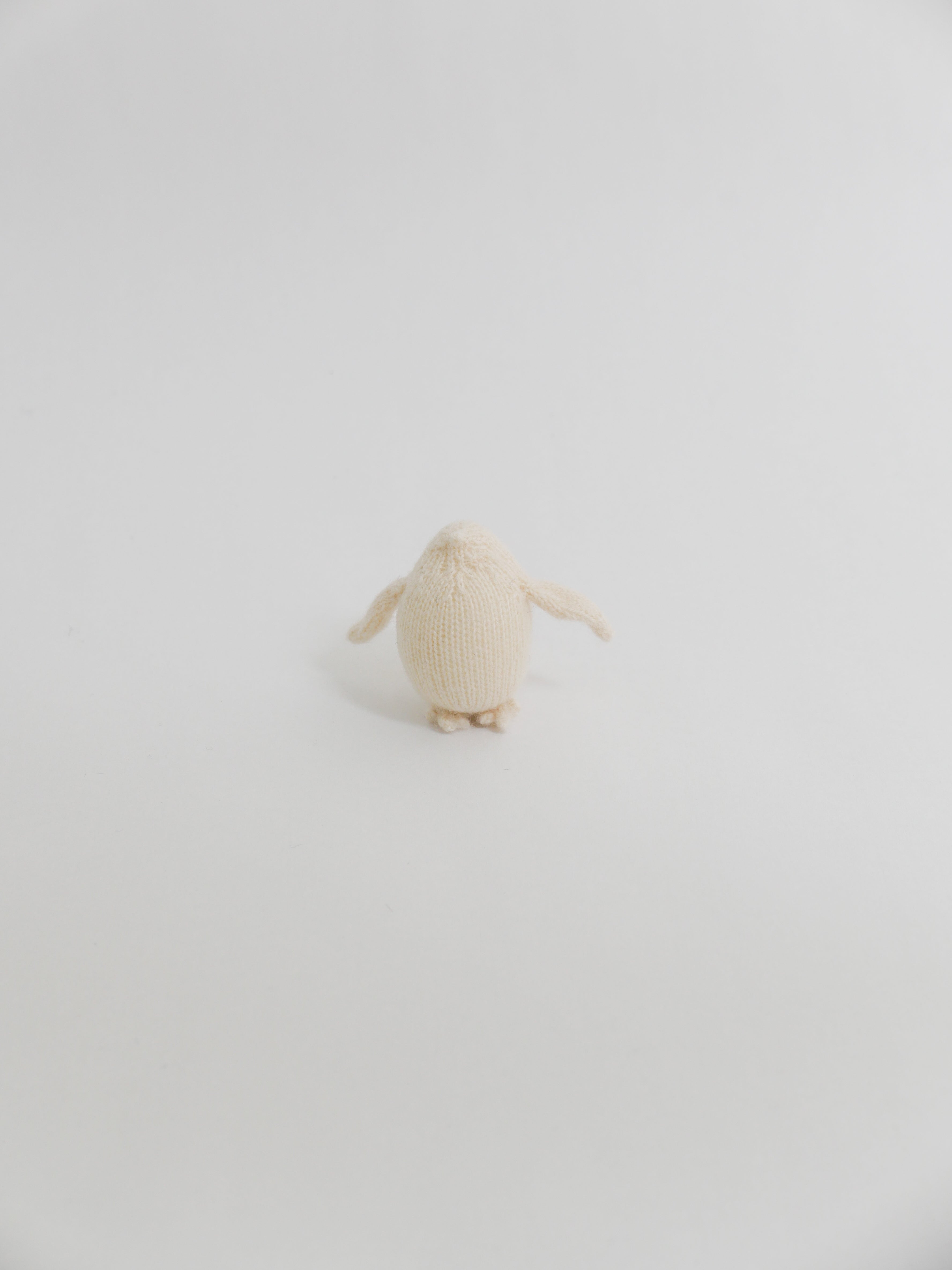 小さなペンギン（白）